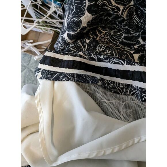 Whitehouse Black Market Skirt Size‎ 8 fit an flare - Picture 8 of 8